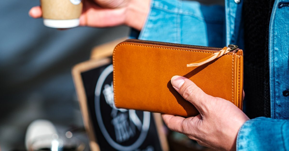 長財布の魅力とは?メリット・おすすめタイプ・選び方のコツを解説 - RUBATO&Co.